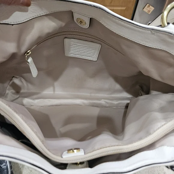 COACH Leather Handbag, Off White Coach Large Bag - Picture 4 of 8